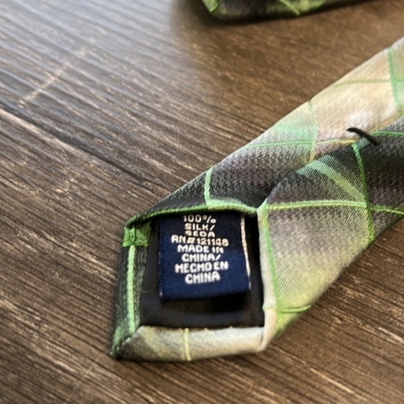 Stafford Performance Silk Necktie Lt. Green Gray - Picture 4 of 5